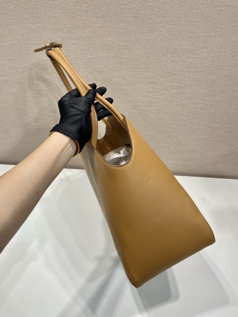 Pra*a tote bags